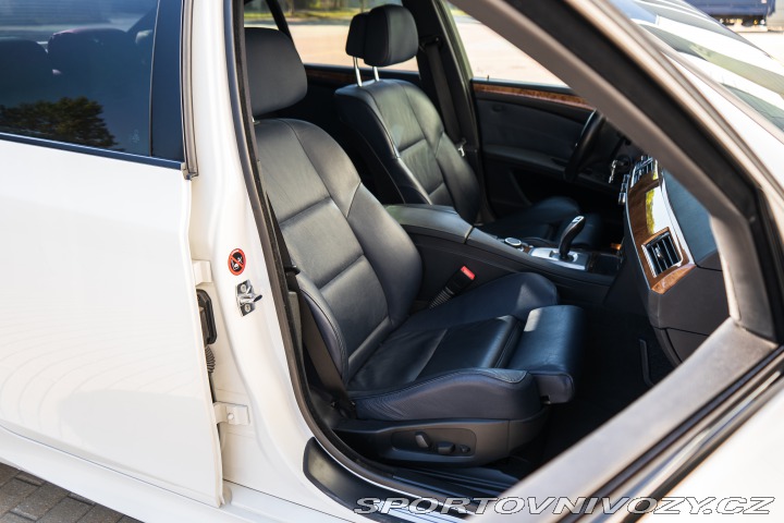 BMW 5 540i V8, SERVISKA, TOP 2008