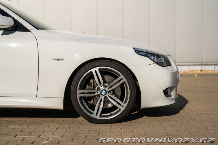 BMW 5 540i V8, SERVISKA, TOP 2008
