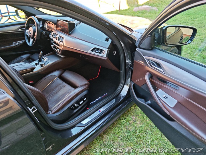 BMW 5 G30 2019