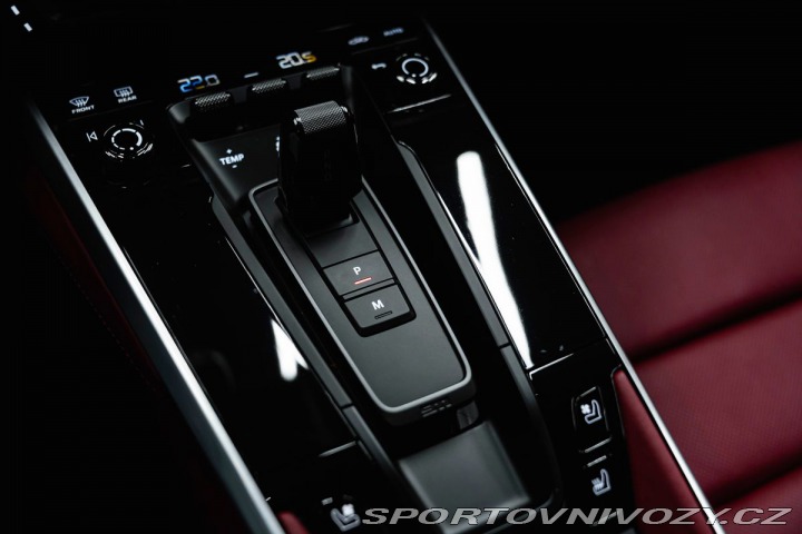 Porsche 911 Turbo, BOSE, ACC, VÝFUKY, 2024