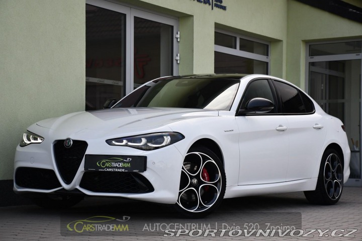Alfa Romeo Giulia 2.0T 16V 206kW VELOCE AT8 2024