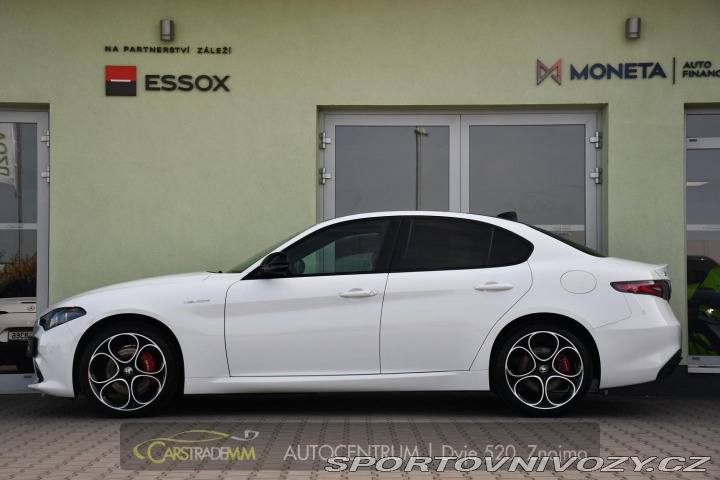 Alfa Romeo Giulia 2.0T 16V 206kW VELOCE AT8 2024