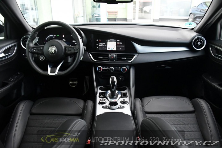 Alfa Romeo Giulia 2.0T 16V 206kW VELOCE AT8 2024