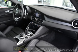 Alfa Romeo Giulia 2.0T 16V 206kW VELOCE AT8 2024