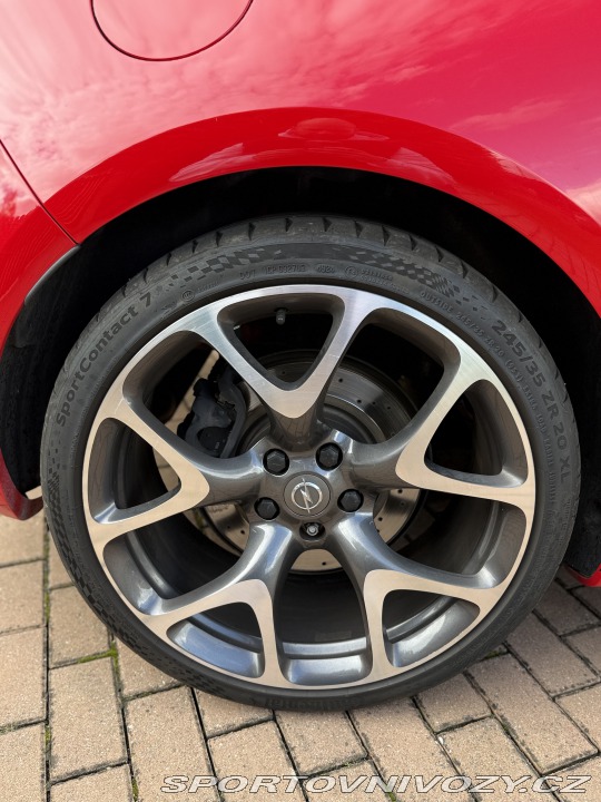 Opel Astra GTC OPC 2013