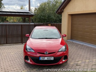 Opel Astra GTC OPC 2013
