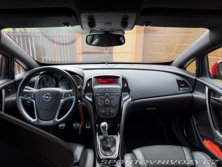 Opel Astra GTC OPC 2013