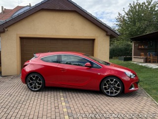 Opel Astra GTC OPC 2013