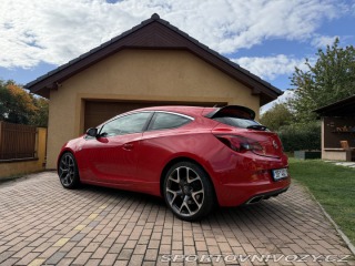 Opel Astra GTC OPC 2013