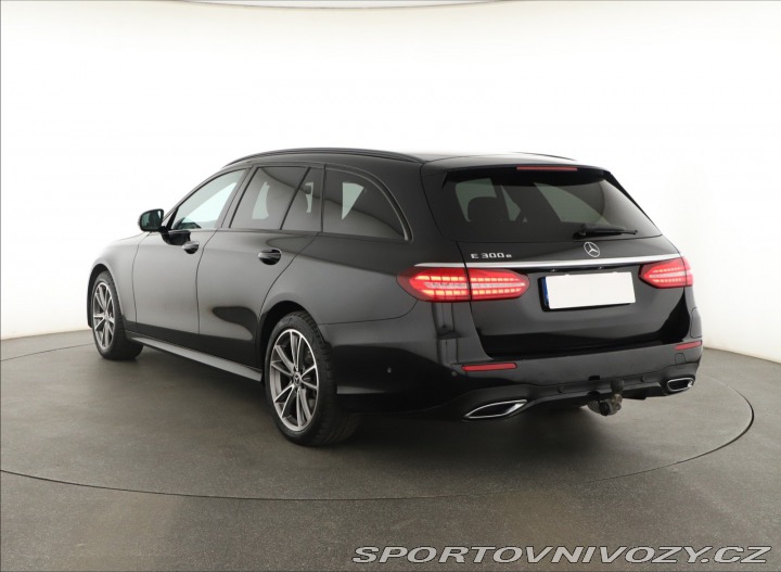 Mercedes-Benz E AMG Paket E 300 e 4MATIC 2021