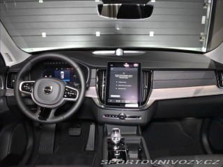 Volvo Ostatní modely XC90 2,0 T8  Plus Dark 2026