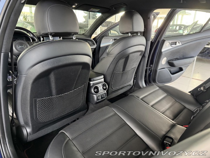 Kia Stinger 3,3TGDI V6*4WD*HUD*360kam 2018