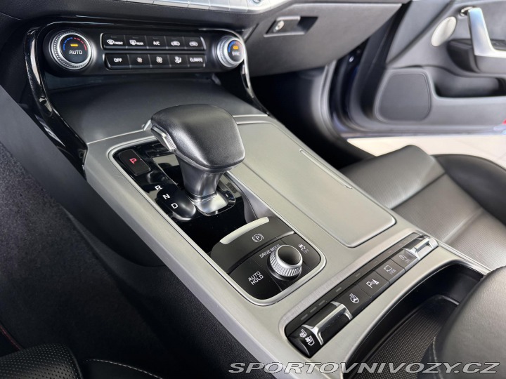 Kia Stinger 3,3TGDI V6*4WD*HUD*360kam 2018