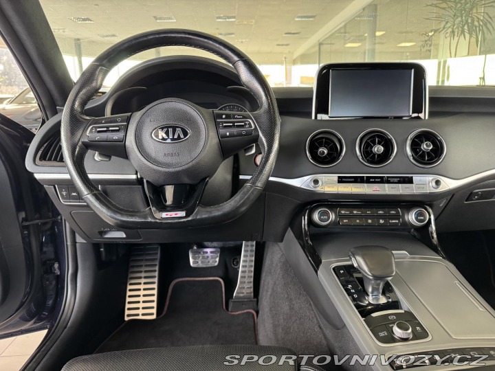 Kia Stinger 3,3TGDI V6*4WD*HUD*360kam 2018