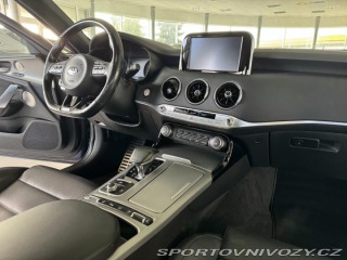 Kia Stinger 3,3TGDI V6*4WD*HUD*360kam 2018