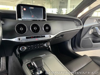 Kia Stinger 3,3TGDI V6*4WD*HUD*360kam 2018