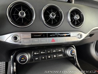 Kia Stinger 3,3TGDI V6*4WD*HUD*360kam 2018