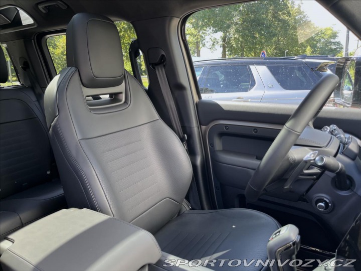 Ostatní značky Ostatní modely Land Rover Defender 4,4 110 OCTA P635 V8 AWD 2026
