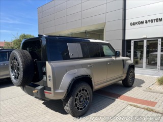 Ostatní značky Ostatní modely Land Rover Defender 4,4 110 OCTA P635 V8 AWD 2026