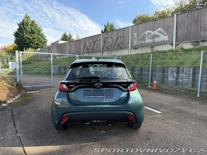 Toyota Yaris 1.5 HEV 116 LIMITED výbav 1800