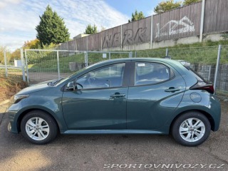 Toyota Yaris 1.5 HEV 116 LIMITED výbav 1800