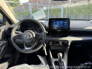 Toyota Yaris 1.5 HEV 116 LIMITED výbav 1800