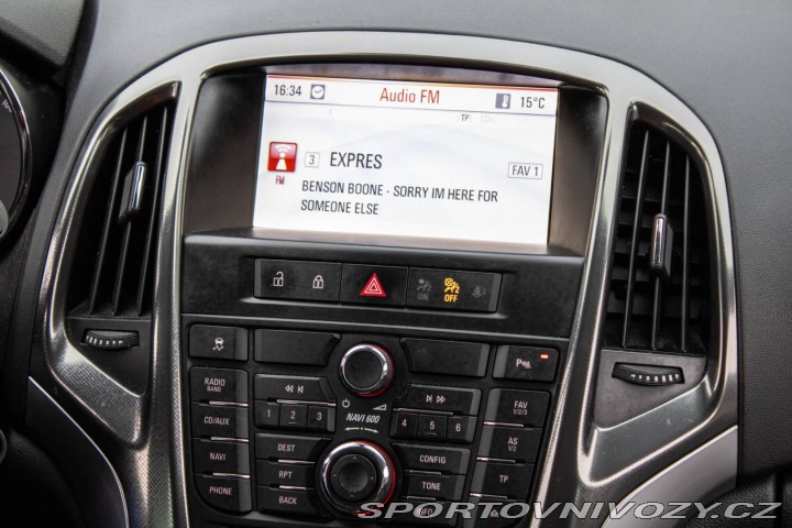 Opel Astra Sport Tourer 2.0 MT/6 12 2011
