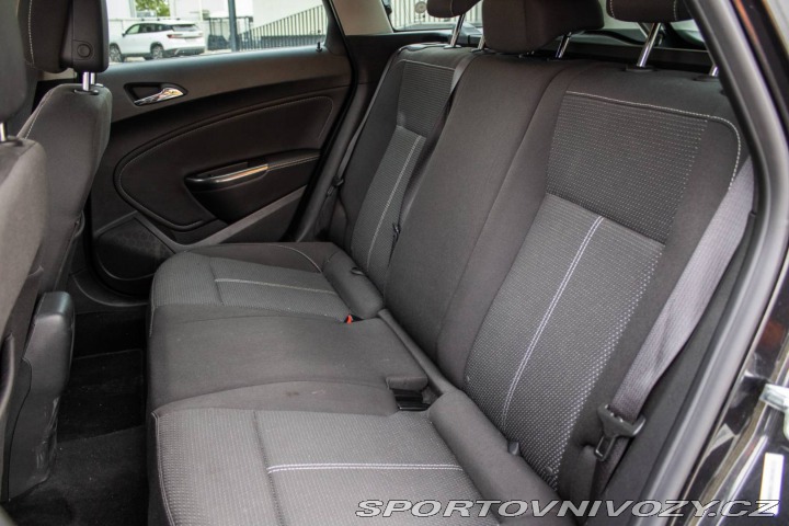 Opel Astra Sport Tourer 2.0 121kW M 2011