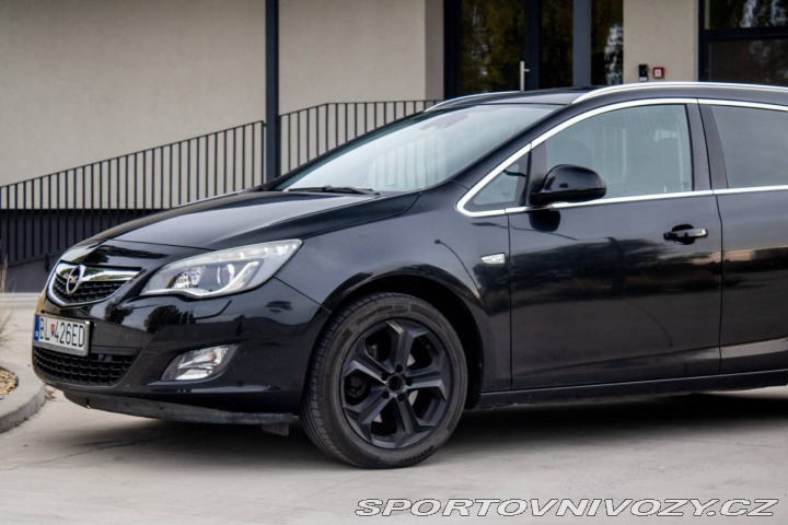 Opel Astra Sport Tourer 2.0 121kW M 2011