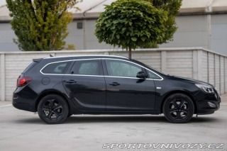 Opel Astra Sport Tourer 2.0 121kW M 2011