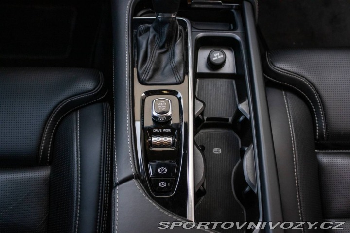 Volvo S90 D5 2.0L AWD AT/8 173kW 2 2018