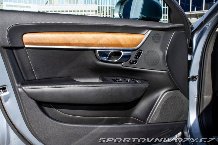 Volvo S90 D5 2.0L AWD AT/8 173kW 2 2018
