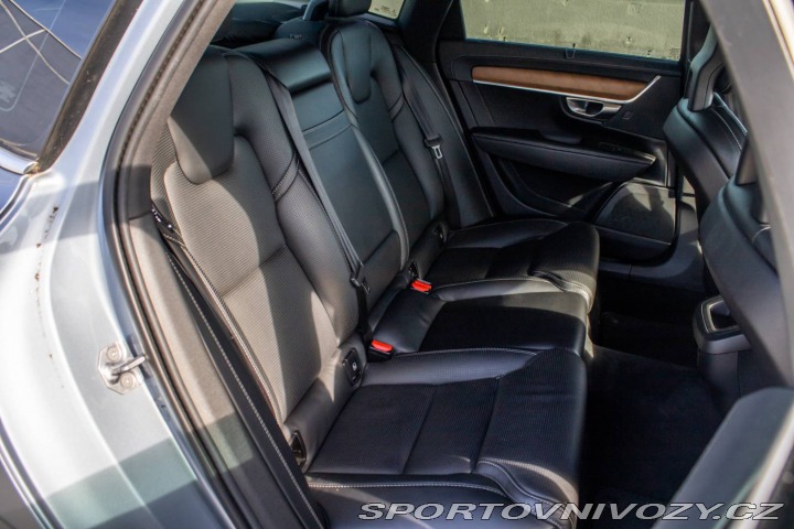 Volvo S90 D5 2.0L AWD AT/8 173kW 2 2018