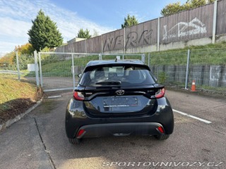 Toyota Yaris 1.5 HEV 116 LIMITED výba 1800