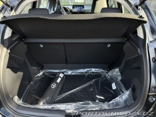 Toyota Yaris 1.5 HEV 116 LIMITED výba 1800