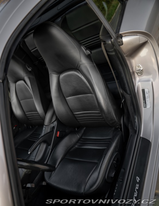 Porsche 911 Carrera 4 2002