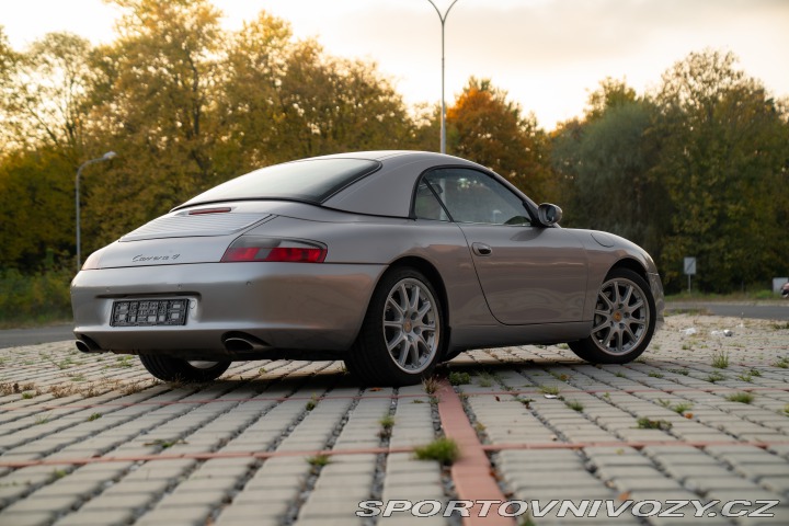 Porsche 911 Carrera 4 2002