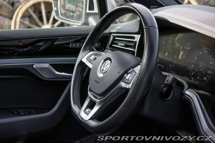 Volkswagen Ostatní modely Touareg  3.0 V6 TDI SCR R-Line 21 2018
