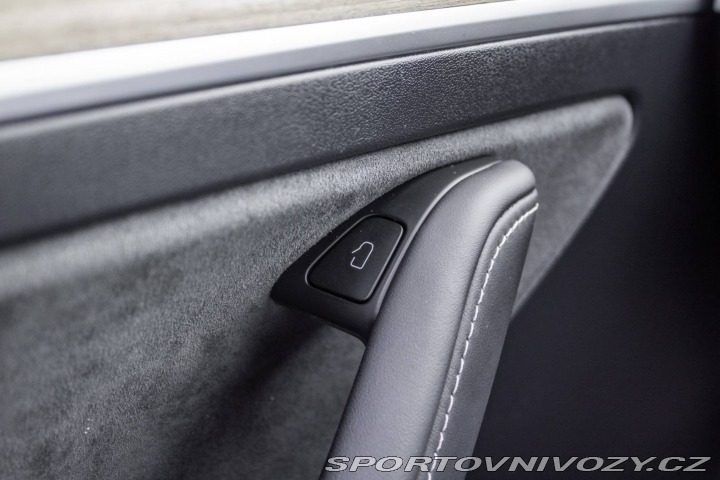 Tesla Model Y Long Range AWD 378kW 202 2023