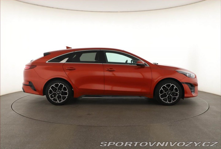 Kia ProCeed GT Line Plus 1.5 T-GDI 2025