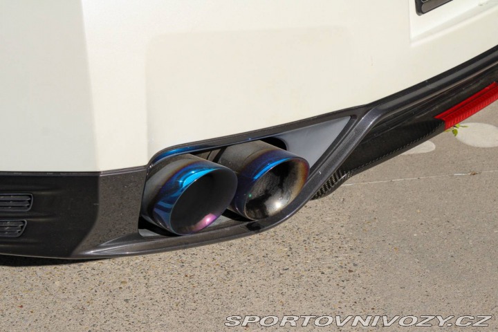 Nissan GT-R 390kW AT/6 DBA-R35 2011 2011