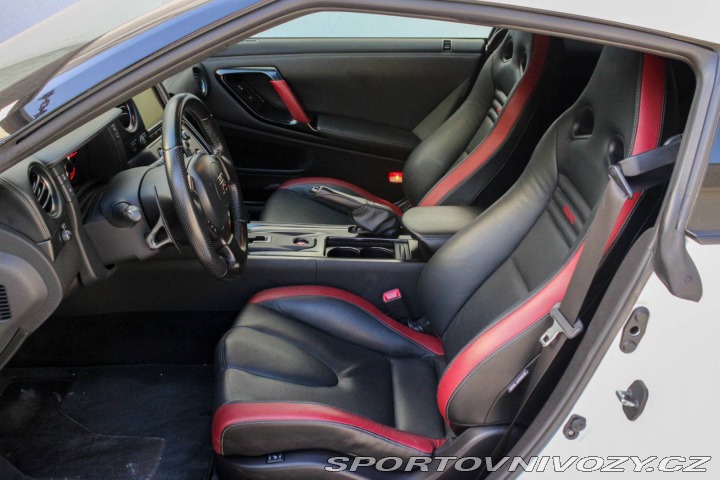Nissan GT-R 390kW AT/6 DBA-R35 2011 2011