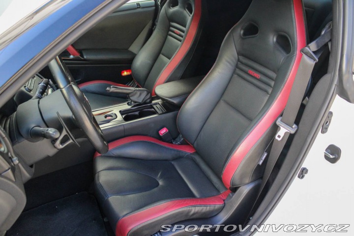 Nissan GT-R 390kW AT/6 DBA-R35 2011 2011