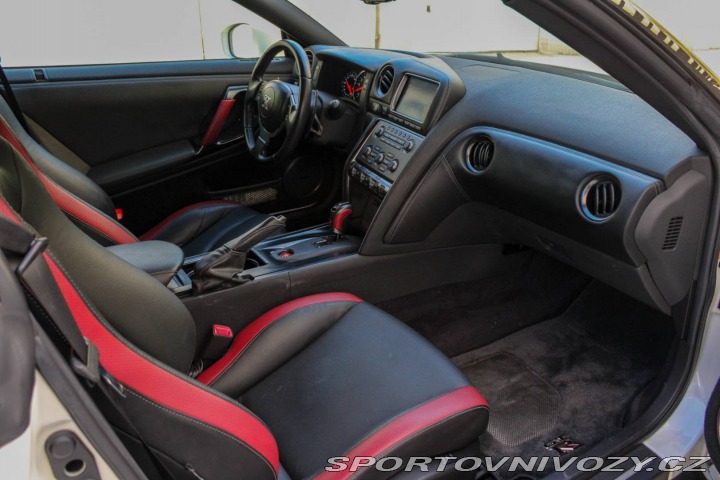Nissan GT-R 390kW AT/6 DBA-R35 2011 2011