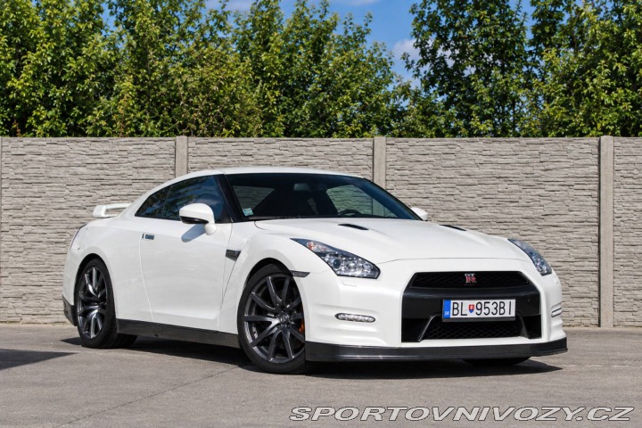 Nissan GT-R 390kW AT/6 DBA-R35 2011 2011