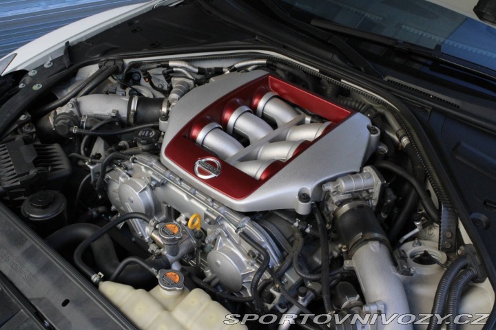 Nissan GT-R 390kW AT/6 DBA-R35 2011 2011