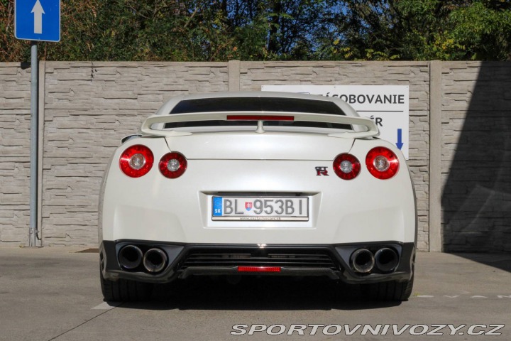 Nissan GT-R 390kW AT/6 DBA-R35 2011 2011