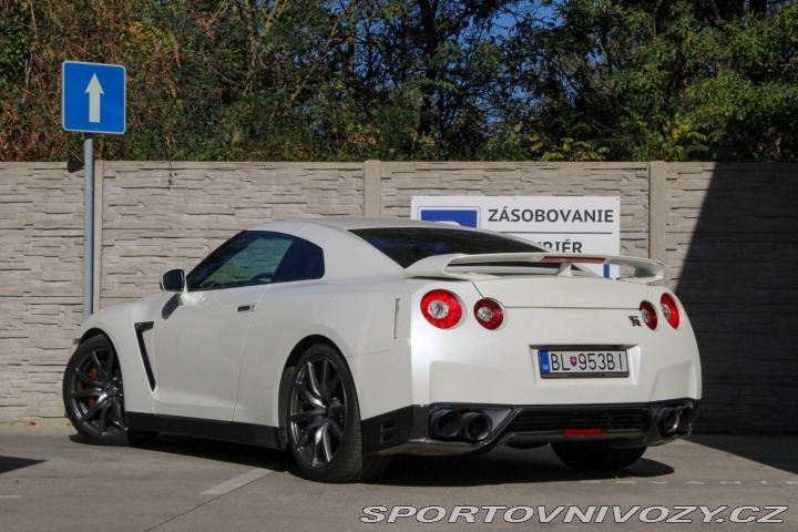 Nissan GT-R 390kW AT/6 DBA-R35 2011 2011