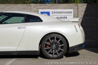 Nissan GT-R 390kW AT/6 DBA-R35 2011 2011