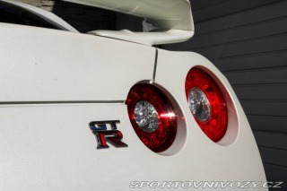 Nissan GT-R 390kW AT/6 DBA-R35 2011 2011